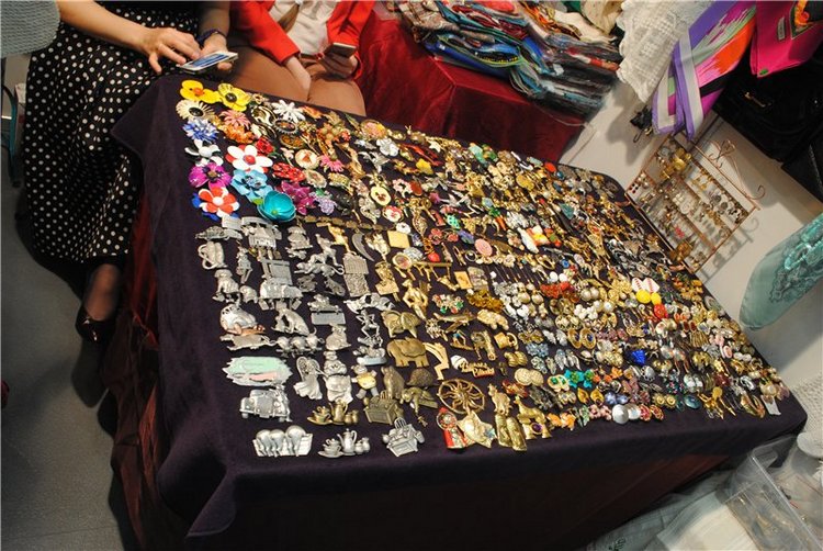 На Тишинку мы пошли – там сокровища нашли. Взгляд на «Блошиный рынок» со второго этажа | Бэйбики На Тишинку мы пошли – там сокровища нашли. Взгляд на «Блошиный рынок» со второго этажа