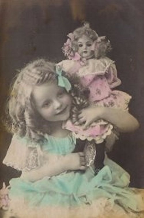 Старый фотоальбом. Девочки и куклы - продолжение