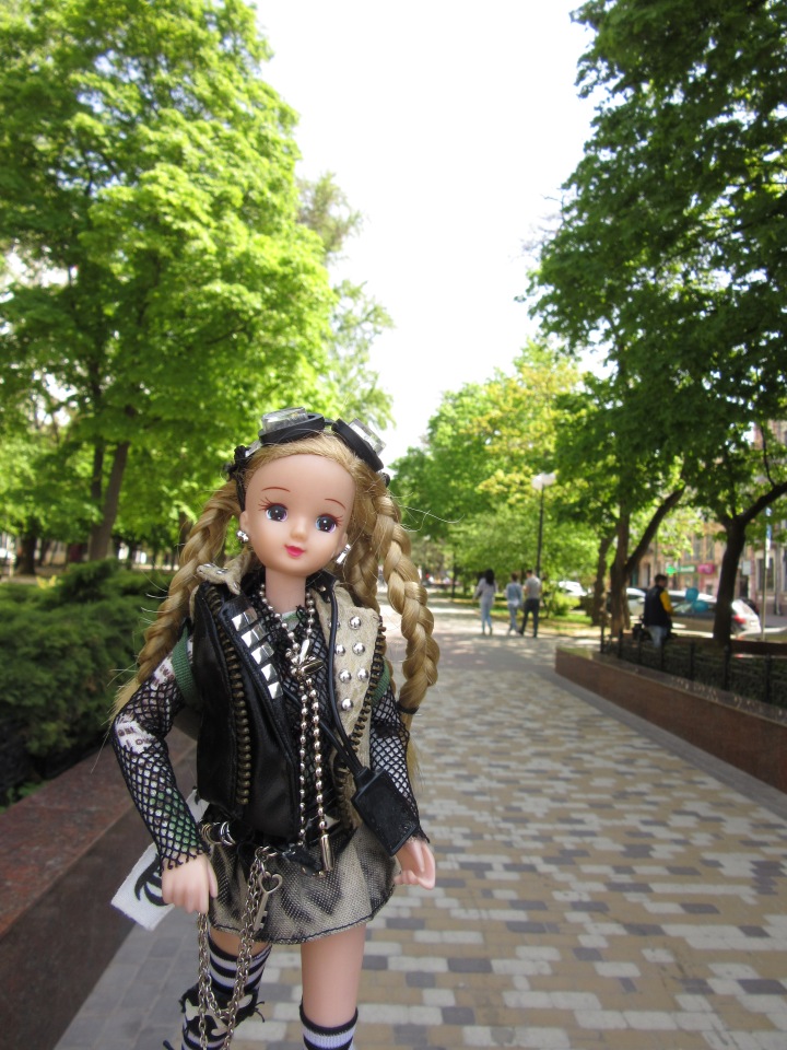 Первое мая. Сложно быть бунтарем, когда ты - милая девочка (фото 3)