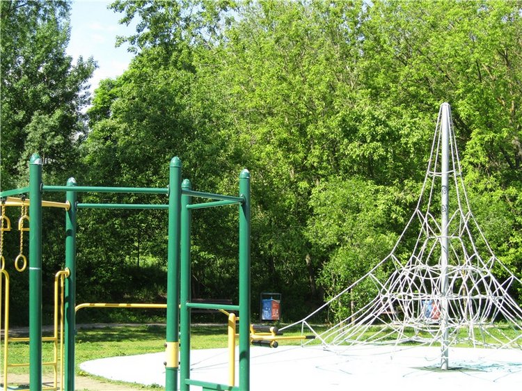 Непоседа Бетси Robert Tonner. Летний день в парке