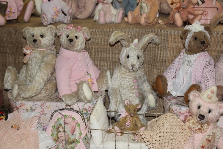 Все на выставку! Продолжение: Куклы и мишки