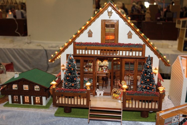 Все на выставку! Кукольные домики и миниатюра