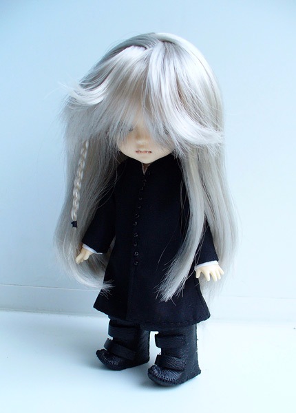 Гробовщик - герой аниме "Kuroshitsuji" ("Тёмный Дворецкий") и кукла