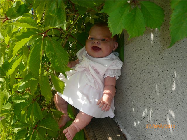 Лолочка гостит у бабушки Лены