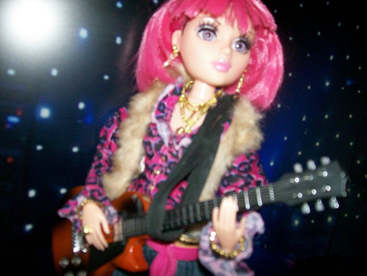 Тристен РОК ЗВЕЗДА — Куклы Bratz (Братц) и Moxie Girlz: MGA (фото 2)