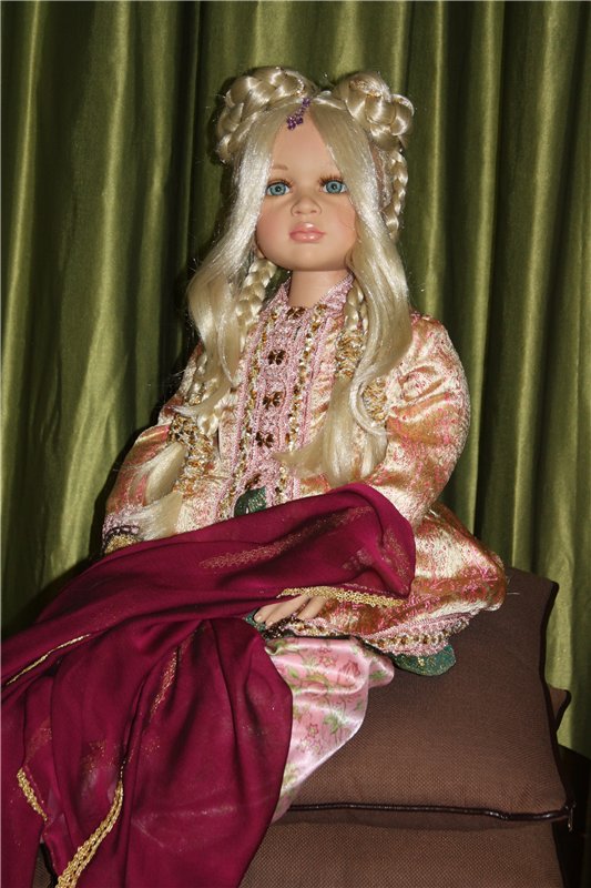 Капли хрустальные, встывшие в олово, миндалевидных глаз... Бали (Bali Hi) от Pamella Erff