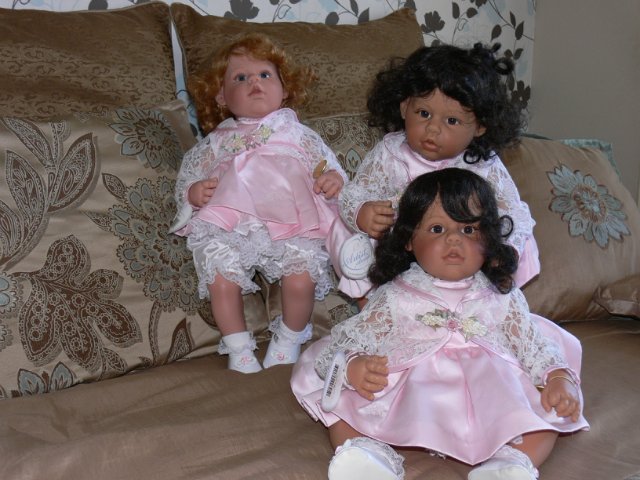 Три подружки кудряшки. Lee Middleton