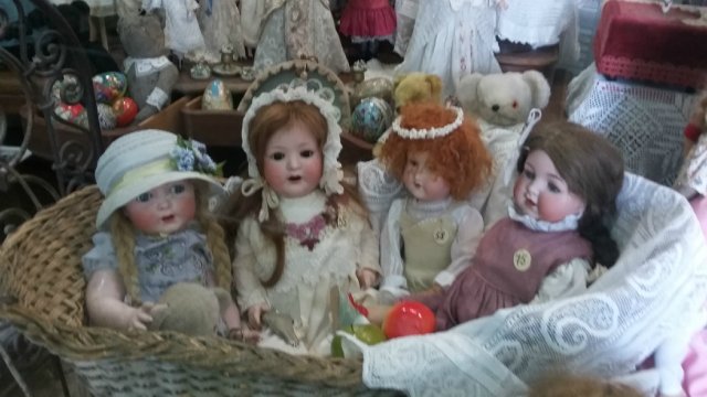 Выставка кукол в магазине Дело и Забава (междугородний Автовокзал). Красноярск 2015