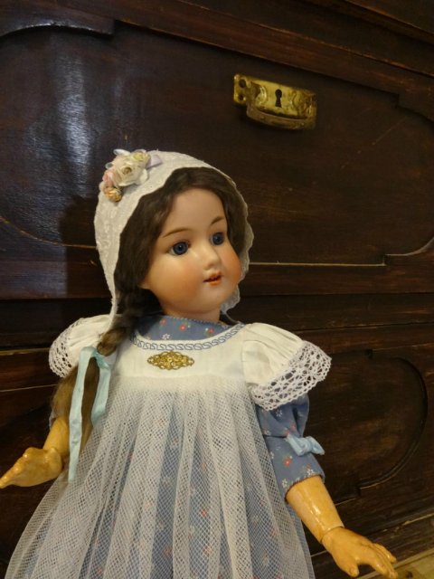 Я называла её Ася. Armand Marseille