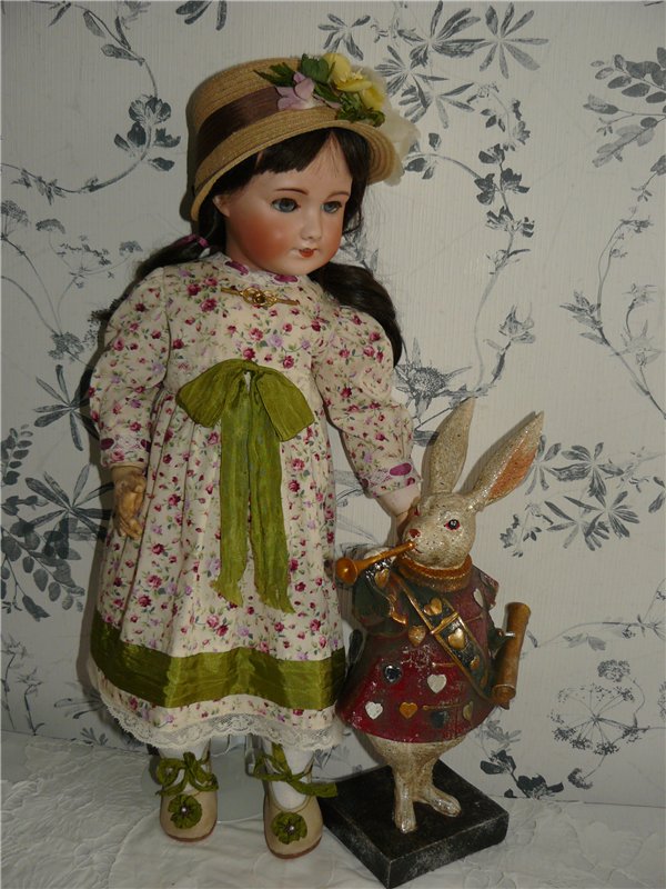 Старинная француженка-крестьянка Unis