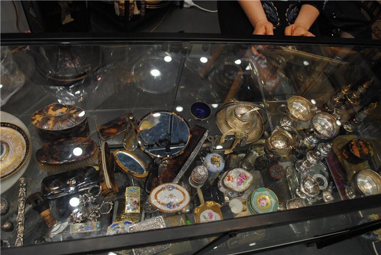 На Тишинку мы пошли – там сокровища нашли. Взгляд на «Блошиный рынок» со второго этажа | Бэйбики На Тишинку мы пошли – там сокровища нашли. Взгляд на «Блошиный рынок» со второго этажа