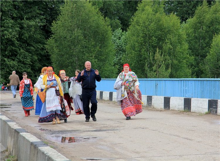 Троицкие гуляния у деревни Василёво, часть первая. Архитектурно-этнографический музей под открытым небом "Василёво"