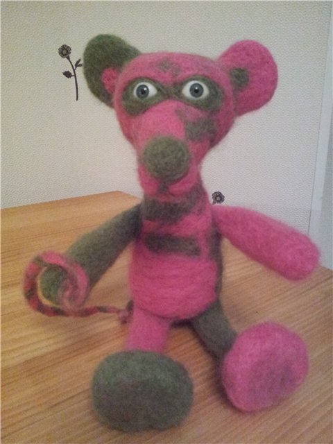 То ли мышка, то ли мишка. Валяние из шерсти