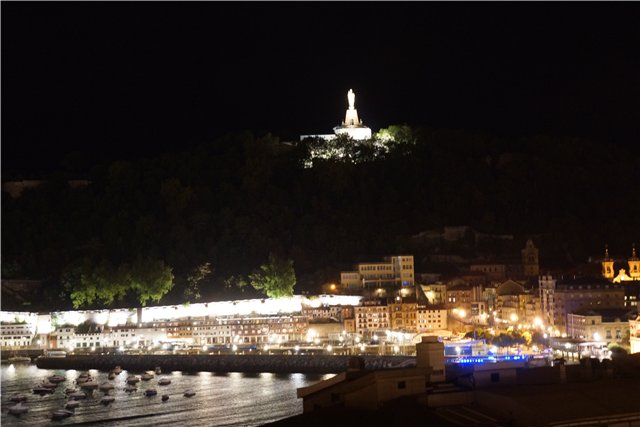 Испанский калейдоскоп. Часть 2. Мадлен (куколка Blythe) в Сан-Себастьяне. Тапасы, Комунак и Санта-Клара | Бэйбики Испанский калейдоскоп. Часть 2. Мадлен (куколка Blythe) в Сан-Себастьяне. Тапасы, Комунак и Санта-Клара (фото 3)