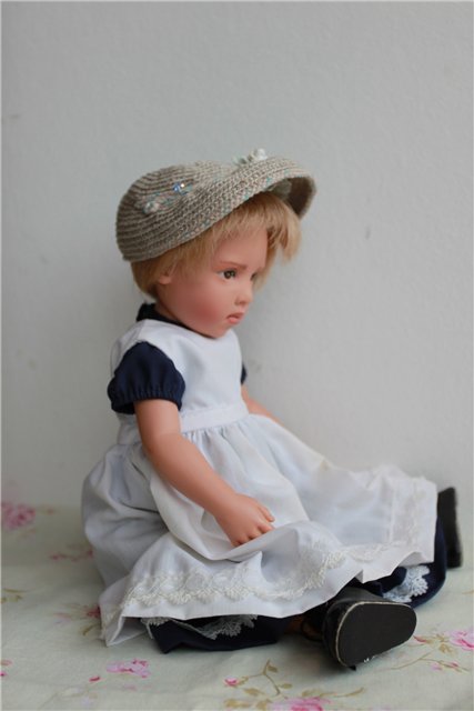 Шарлотта от Helen Kish - "Children Playing On The Beach"