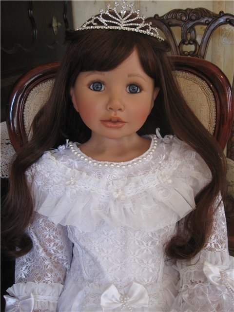 Комиссионка + ненужная занавеска + 5 метров кружева. Нарядное платье для куклы (фото 6)