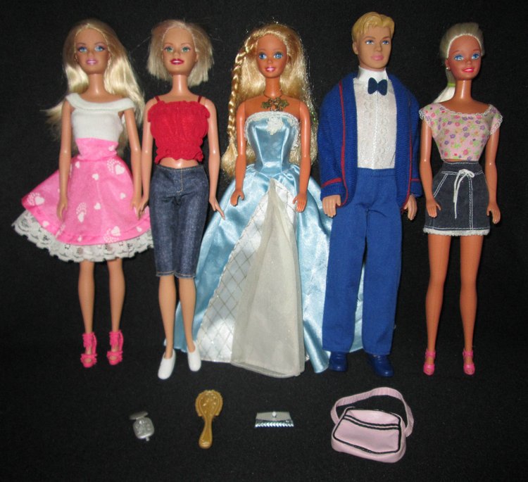 «Эффект насмотренности» или 200 фирменных кукольных нарядов | Бэйбики «Эффект насмотренности» или 200 фирменных кукольных нарядов