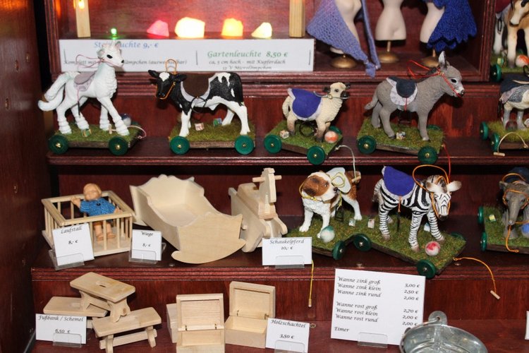 Все на выставку! Кукольные домики и миниатюра