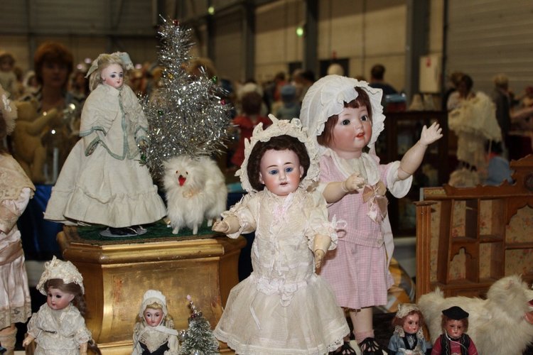 Все на выставку! Продолжение: Куклы и мишки