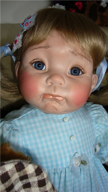 Фарфоровая помпушечка - куколка реплика "Winnie" от Cindy Marschner Rolfe