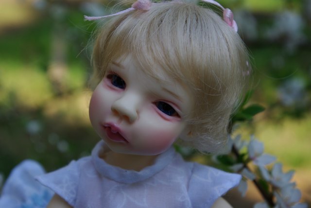 Вишневый сад и малышка Пиечка (Peas) от Kim Lasher