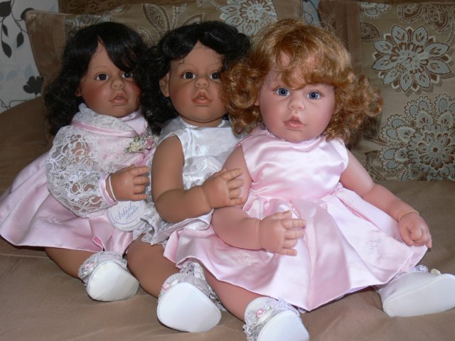 Три подружки кудряшки. Lee Middleton