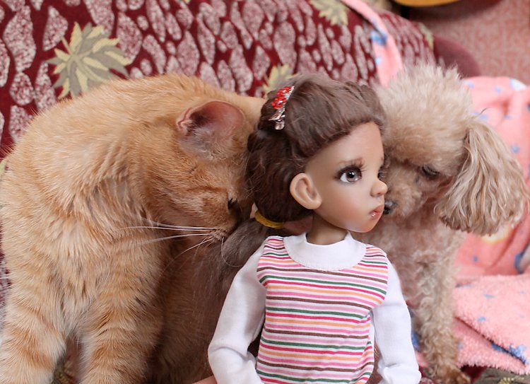 Знакомство Лолы, Kaye Wiggs