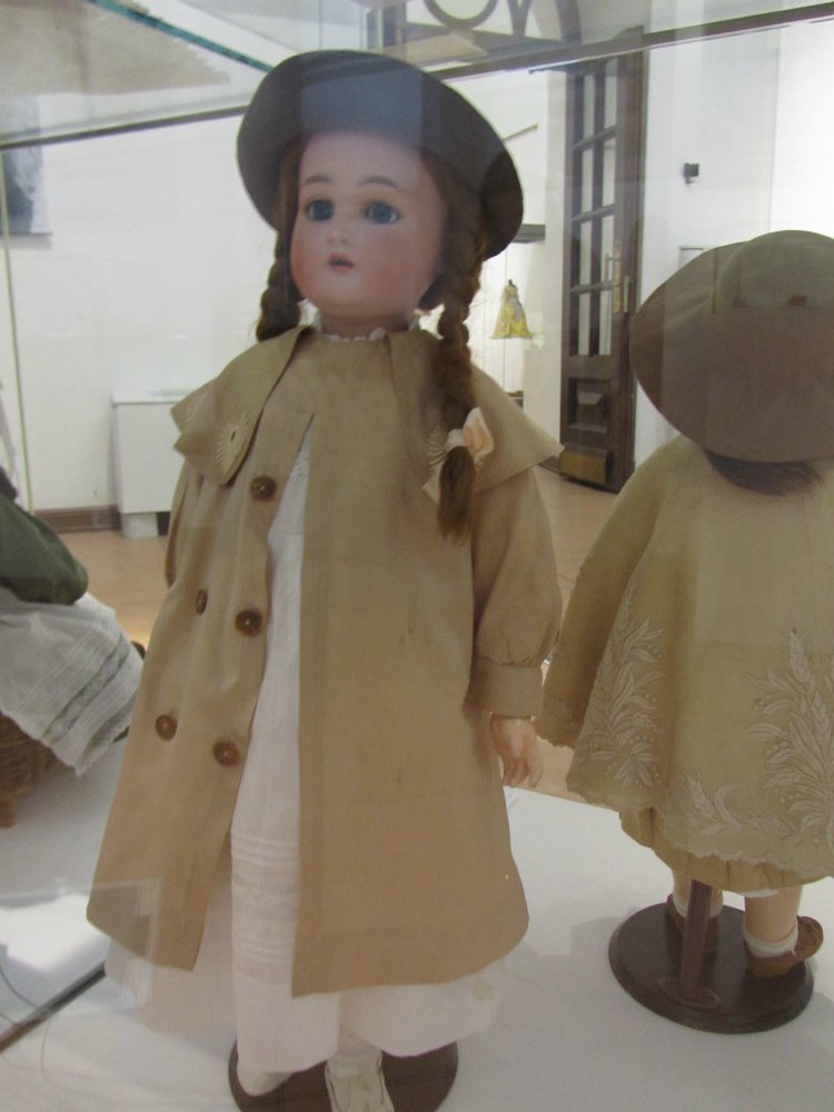 «Мода по-взрослому. Истории из кукольного гардероба» - выставка в Музее-заповеднике «Царицыно» - продолжение - 4-ый зал.