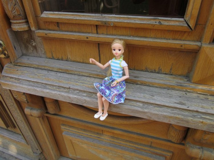 Всё я делаю с Хеленой...и диплом получаю тоже :)