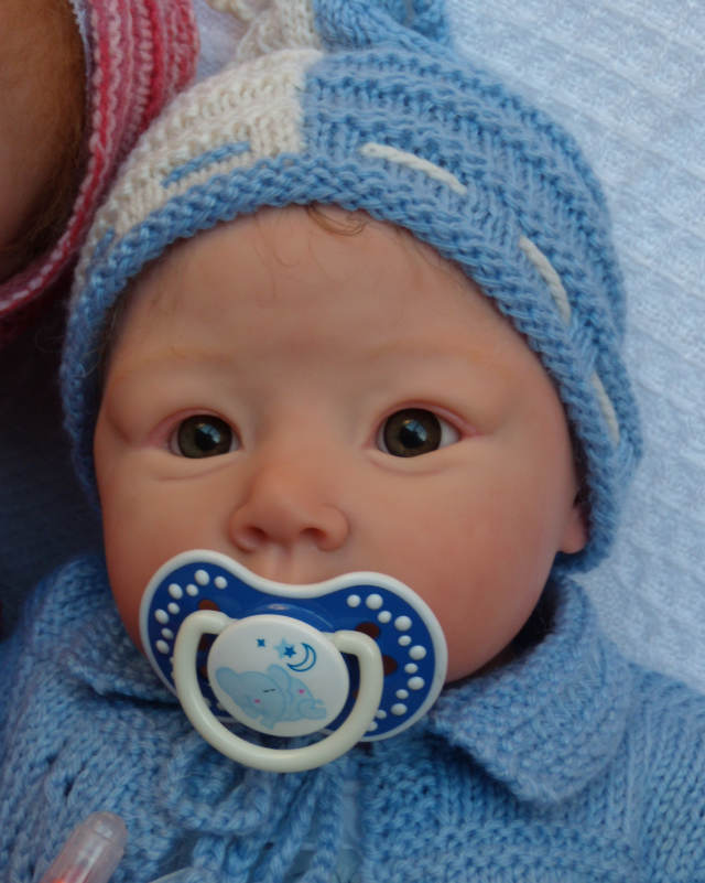 Мальчик и девочка. Куклы реборн, молд Robin скульптора Adrie Stoete (фото 3)