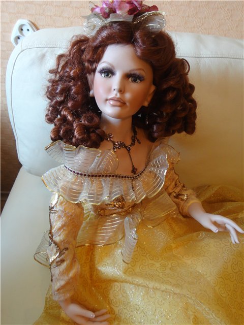 Ты провинилась...красотою! А это редкое богатство! Фарфоровая кукла Donna Rubert - София (фото 10)