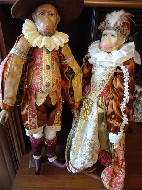 А может это снится мне?! Обезьяны-куклы в викторианских нарядах (фото 2)