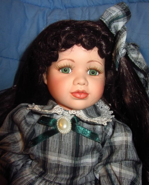 Глаза зеленые меня очаровали