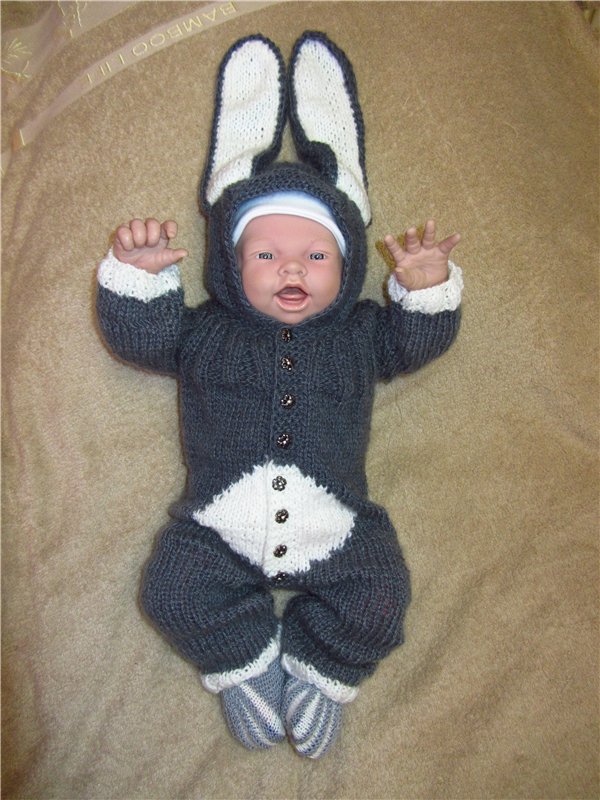 Первые вязалочки - одевалочки)