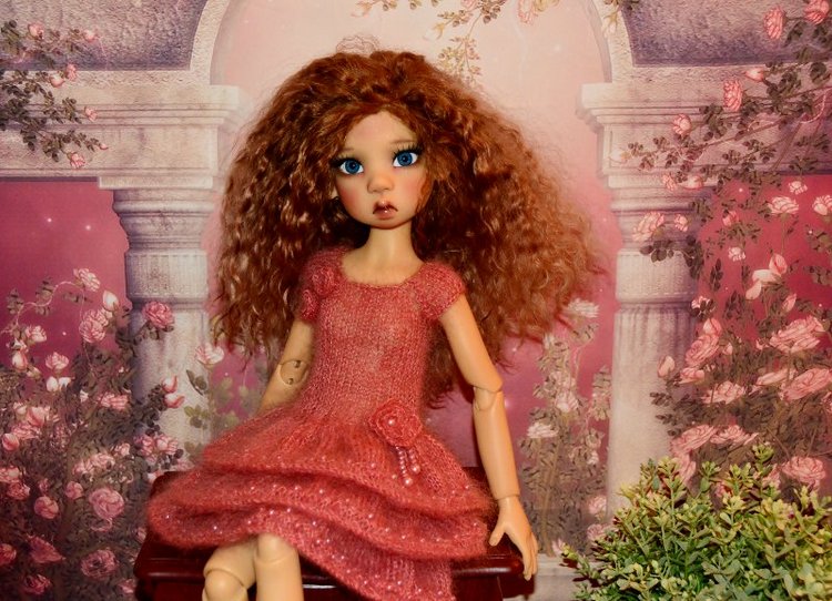 Весеннее обновление. Платья для кукол Kaye Wiggs