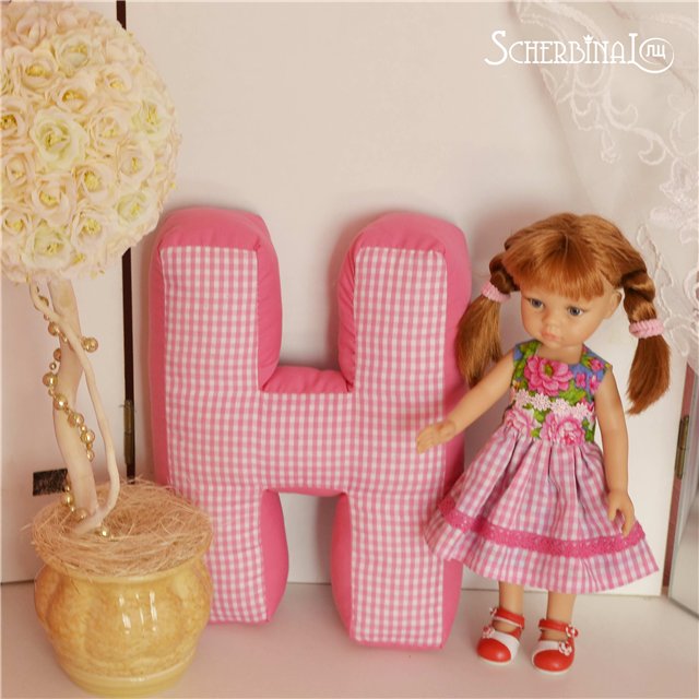 Куклы и подушки-буквы: о том, как гармонично вписать куклу в интерьер комнаты (фото 4)