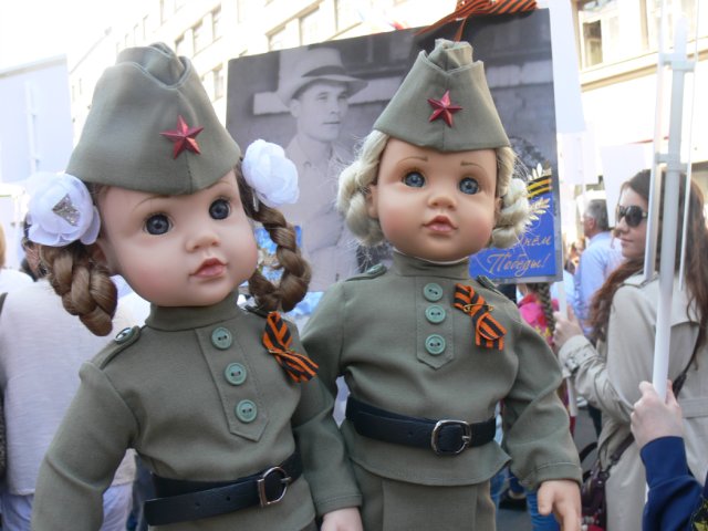 Праздник Победы и шествие Бессмертного полка в Санкт Петербурге с девчонками Gotz (фото 7)