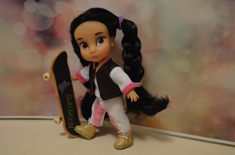 Мини дисней аниматорс Жасмин - покатушки на скейте (фото 6)