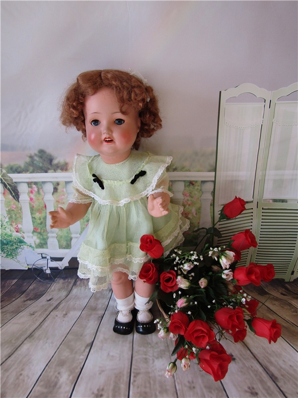 Две куклы Sonnenberg - две сестры. Этюд в салатовых тонах