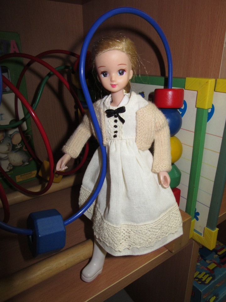 И вновь Хелена посещает логопедический кабинет... а заодно и рассматривает садик (фото 4)