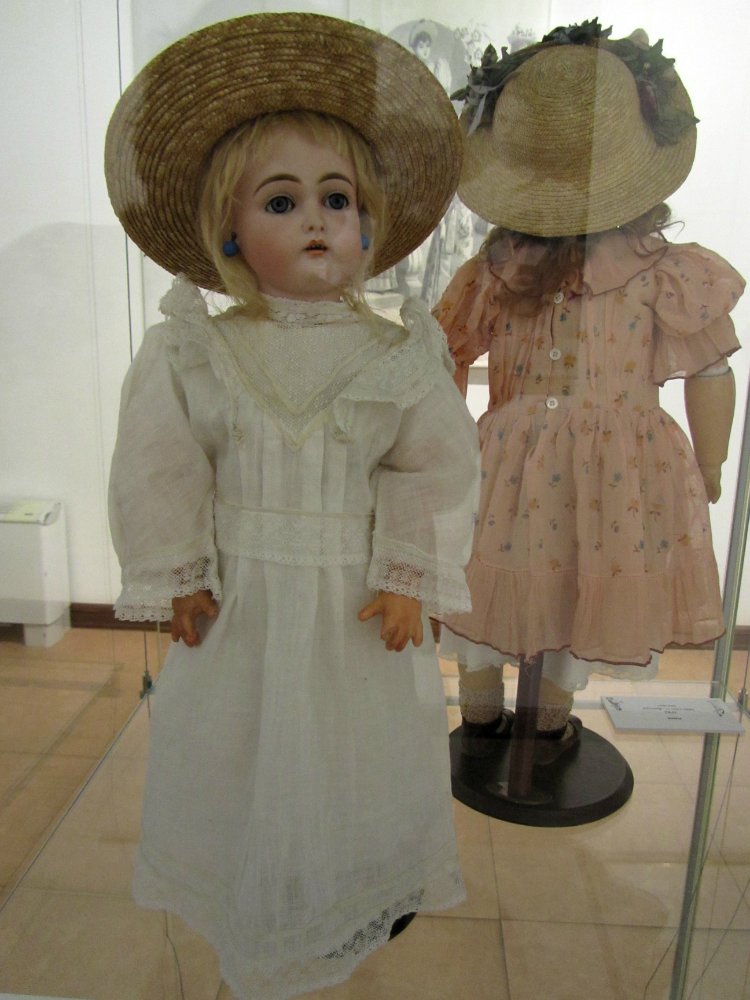 «Мода по-взрослому. Истории из кукольного гардероба» - выставка в Музее-заповеднике «Царицыно» - продолжение - 5-ый зал.