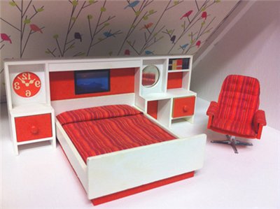 Кровать с полками для Ариель