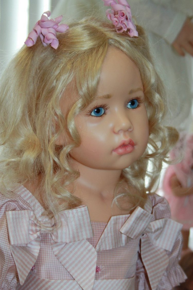 Первый показ новой коллекции 2016 года из резин от Hildegard Gunzel