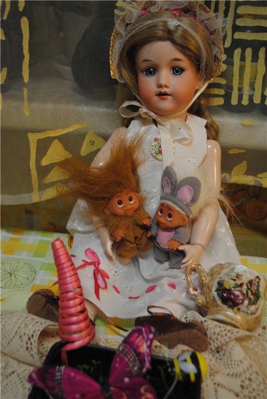 Марселька и тролли рассаду сажали, а бабочка с пчелкой им помогали... По следам конкурса "Моя Весна"