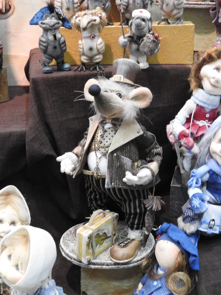 Зверюшки на балу. Тишинка 2017