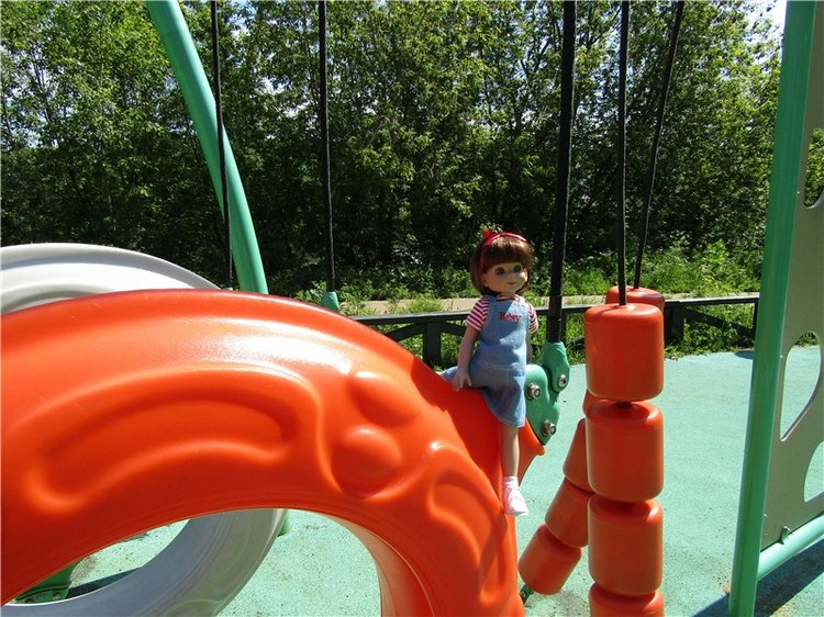 Непоседа Бетси Robert Tonner. Летний день в парке