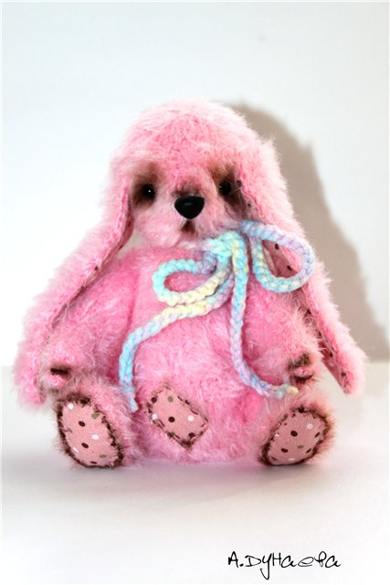Зайка - игрушка вязанная крючком