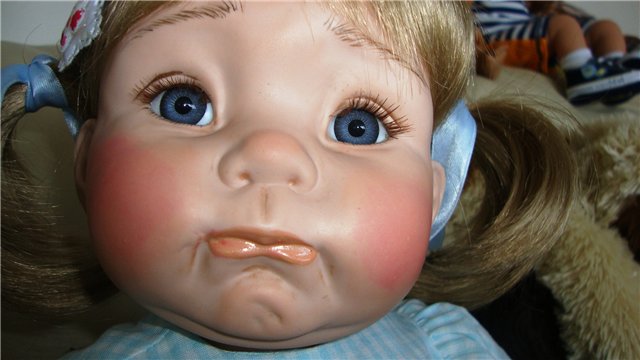 Фарфоровая помпушечка - куколка реплика "Winnie" от Cindy Marschner Rolfe