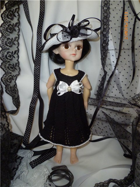 "Черно-белое кино". Одежда для кукол БЖД своими руками (фото 3)