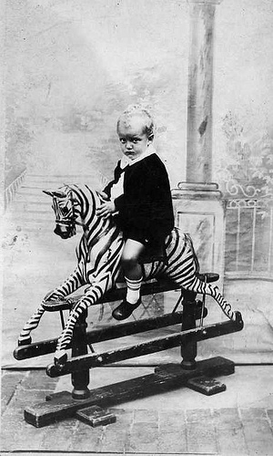 Я верю, что счастье сильнее смерти... Немного о куклах Генриха Хандверка